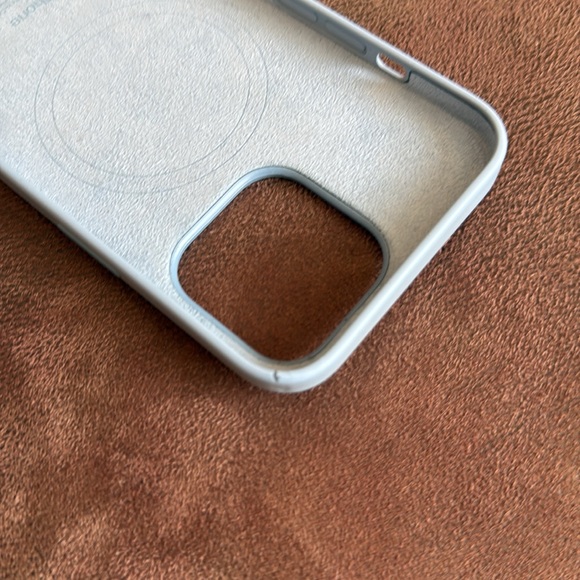 iPhone 13Pro Case - Picture 4 of 5